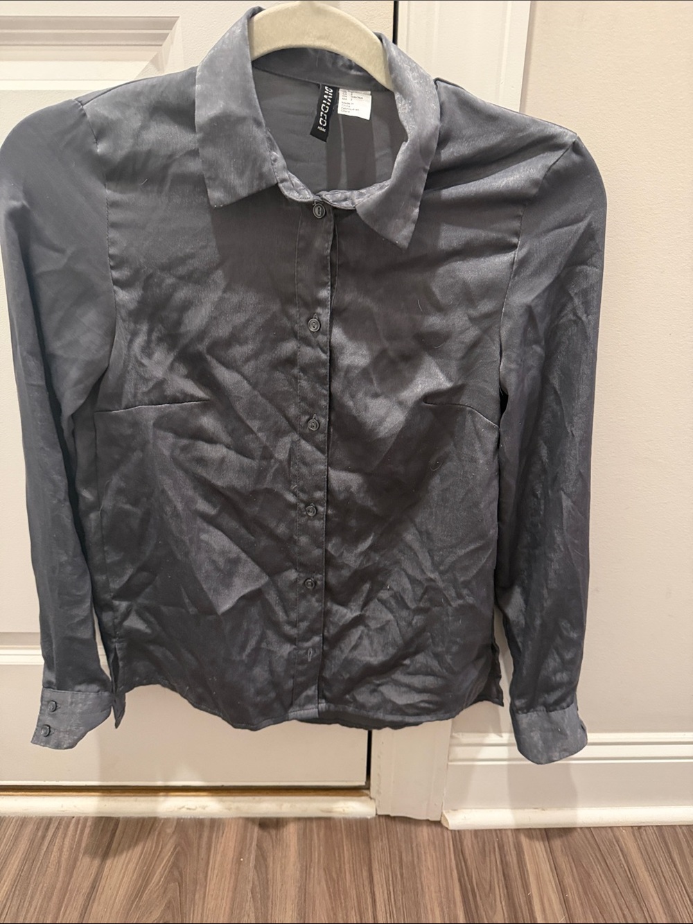 Women’s Gray Button-Up Dress Shirt